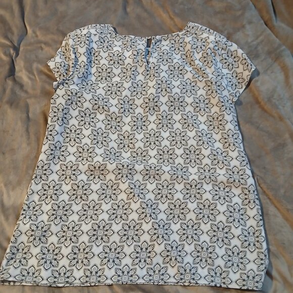 Banana Republic Factory Women's Medallion / Floral Cap Sleeve Top SZ S - Picture 7 of 8